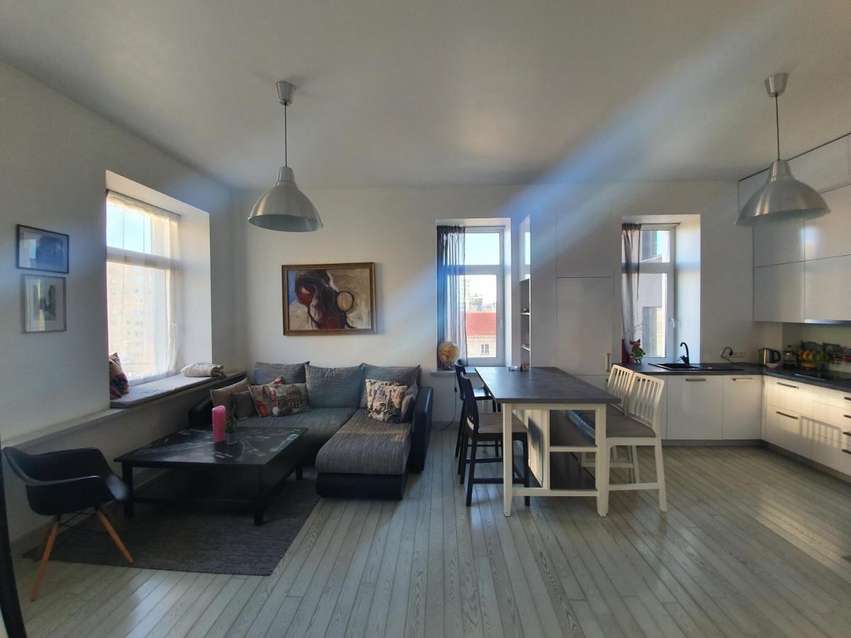 Vilnius Apartment With Stained Glass Bagian luar foto