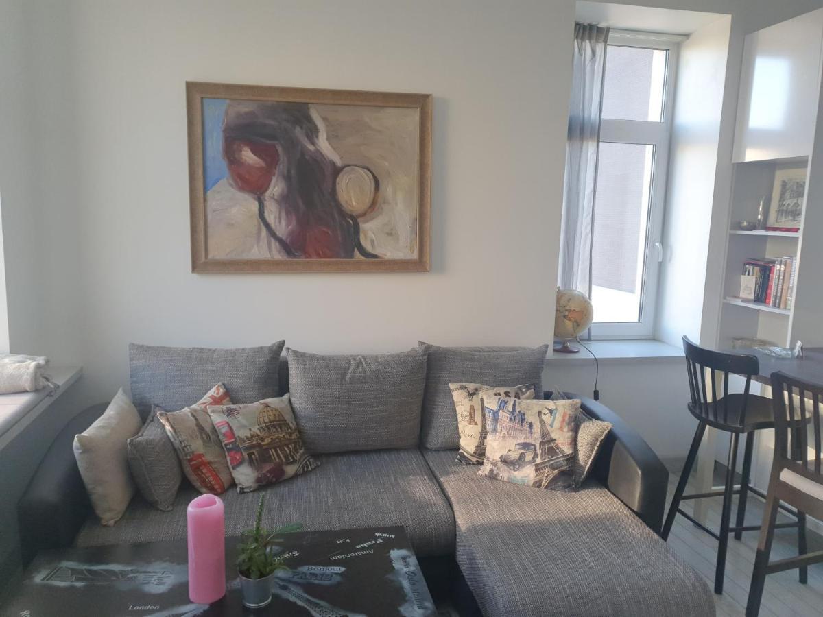Vilnius Apartment With Stained Glass Bagian luar foto