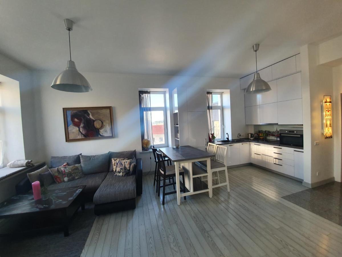 Vilnius Apartment With Stained Glass Bagian luar foto