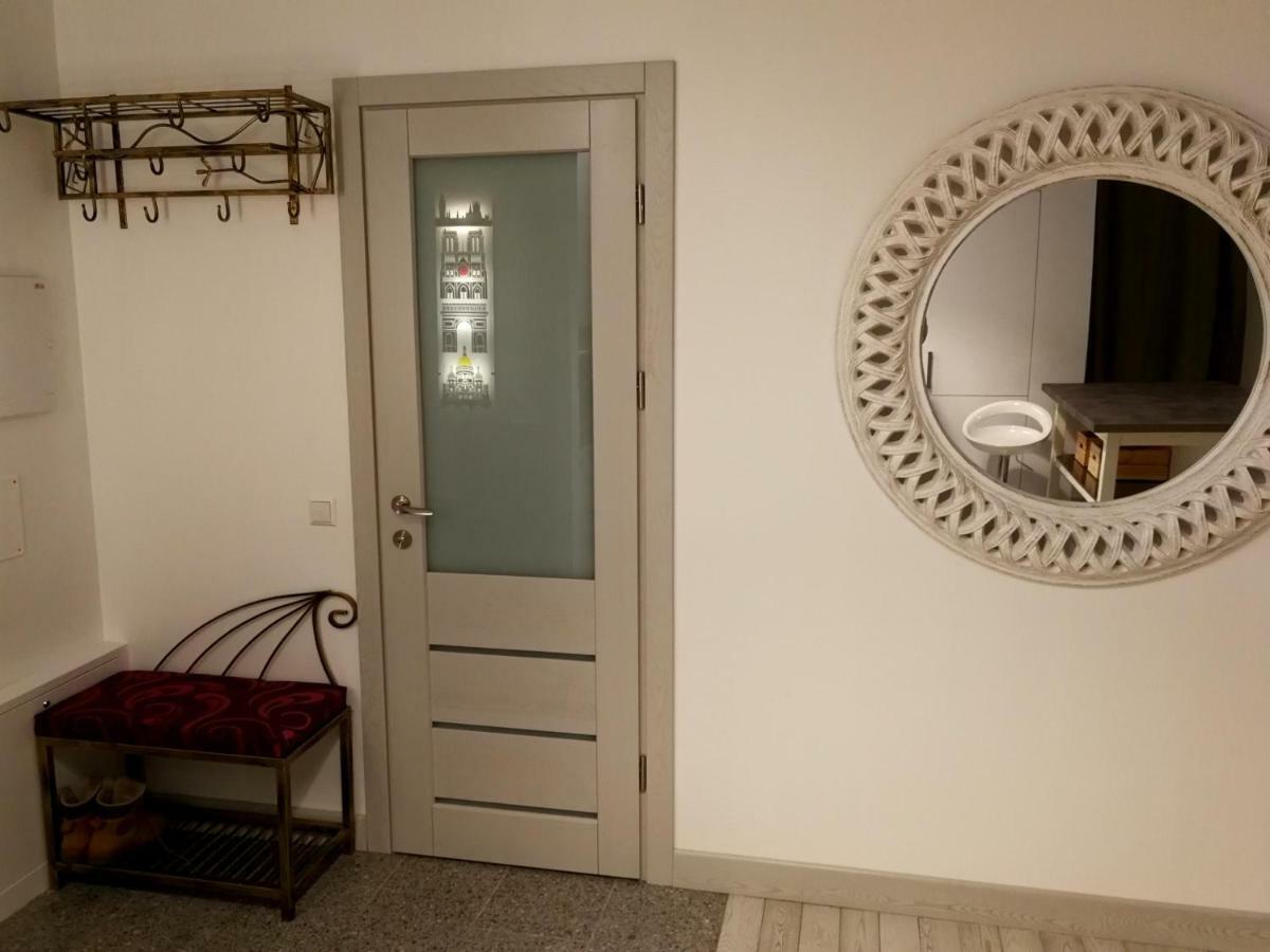 Vilnius Apartment With Stained Glass Bagian luar foto