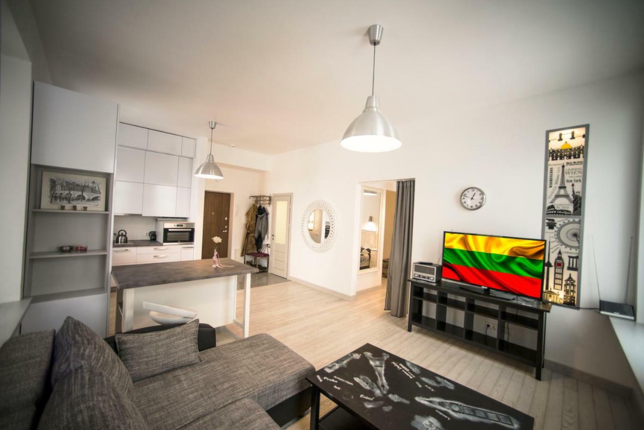 Vilnius Apartment With Stained Glass Bagian luar foto