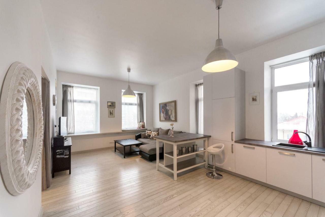 Vilnius Apartment With Stained Glass Bagian luar foto