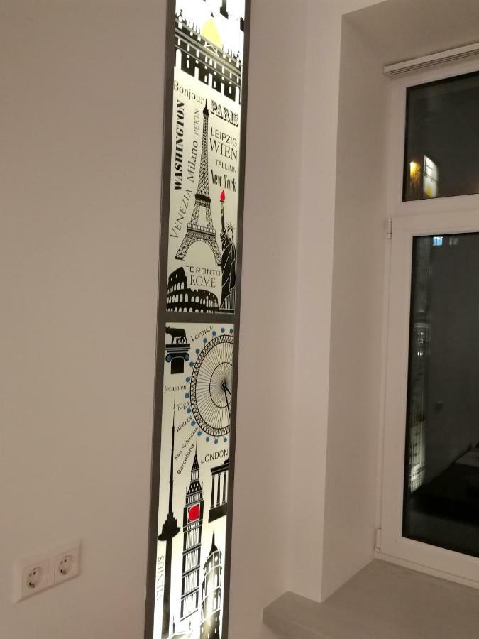 Vilnius Apartment With Stained Glass Bagian luar foto