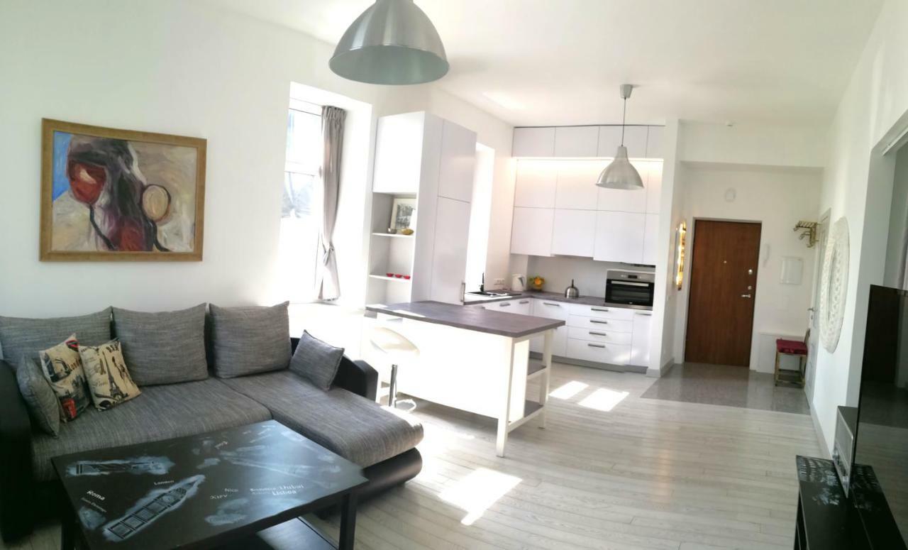 Vilnius Apartment With Stained Glass Bagian luar foto
