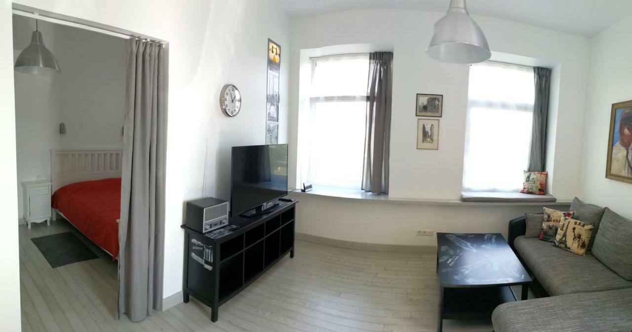 Vilnius Apartment With Stained Glass Bagian luar foto