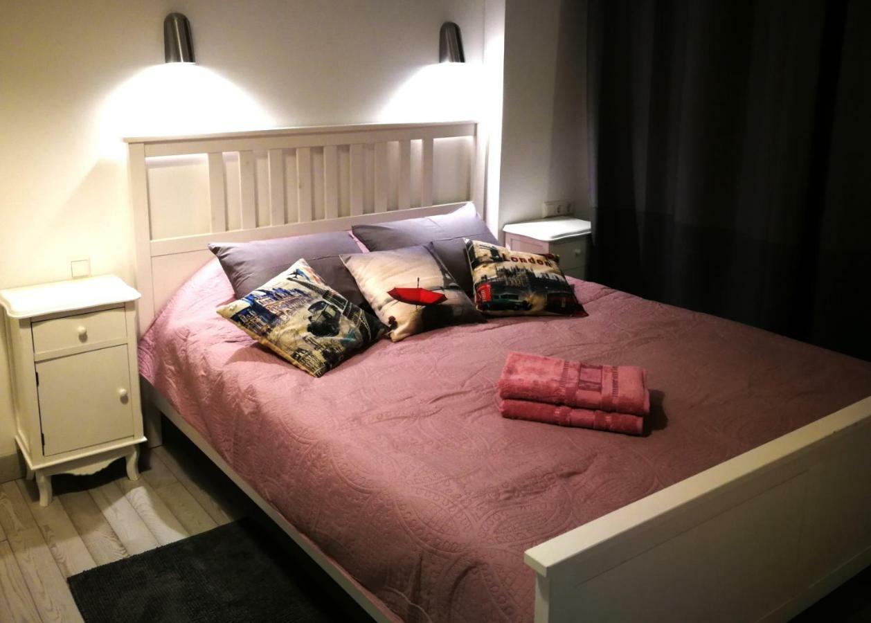 Vilnius Apartment With Stained Glass Bagian luar foto