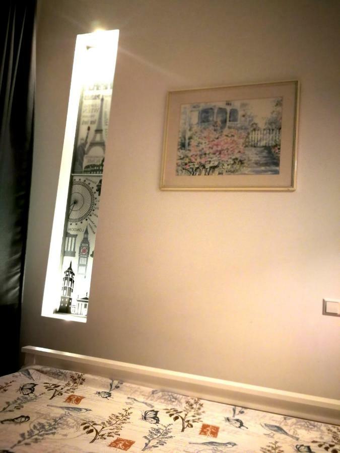 Vilnius Apartment With Stained Glass Bagian luar foto